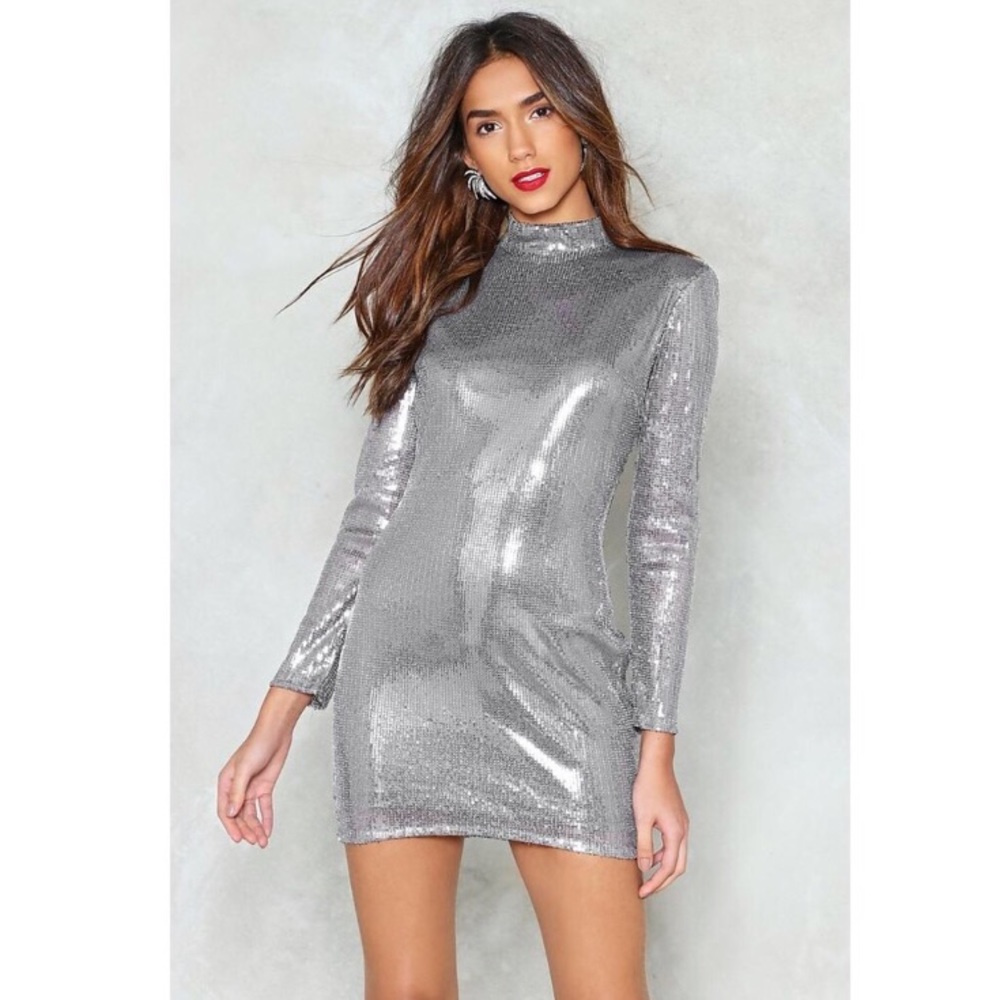 ✨💎NASTY GAL LONG SLEEVE SILVER SEQUIN DRESS💎✨